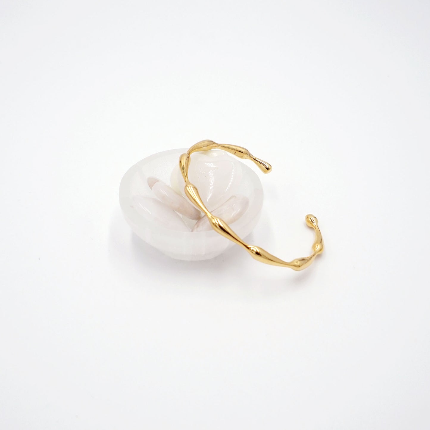 Organic Flow Cuff